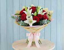 Букет цветов из:  Лилии и Розы в Новом Торъяле