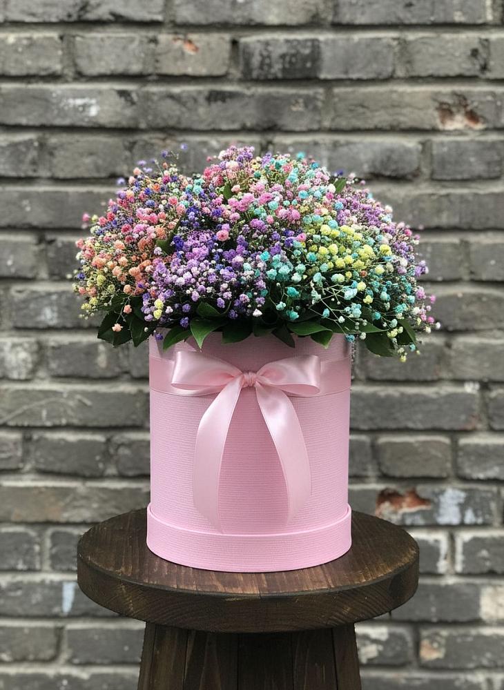 Цветочная композиция из Гипсофила и Розы в шляпной коробке в Новом Торъяле