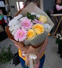 Букет цветов из:  Герберы, Розы и Хризантемы в Новом Торъяле