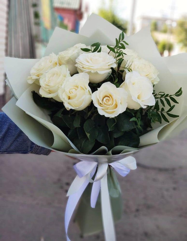Букет Белые розы Проуд в Новом Торъяле
