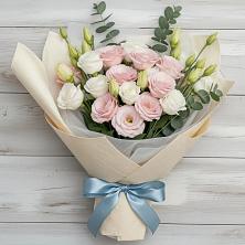 Букет цветов из:  Лизиантусы в Новом Торъяле