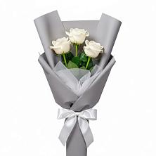 Букет 3 белые розы в Новом Торъяле