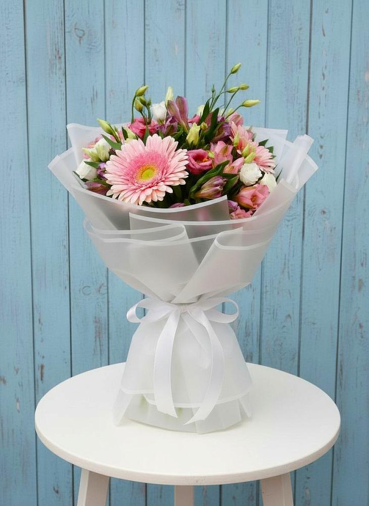 Букет цветов из: Герберы, Альстромерии и Лизиантусы в Новом Торъяле