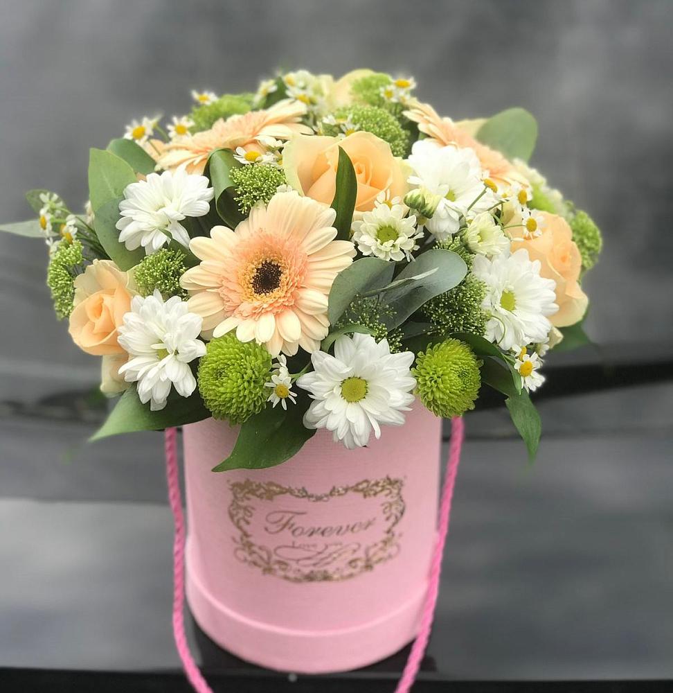 Цветочная композиция из Розы, Герберы и Хризантемы в шляпной коробке в Новом Торъяле